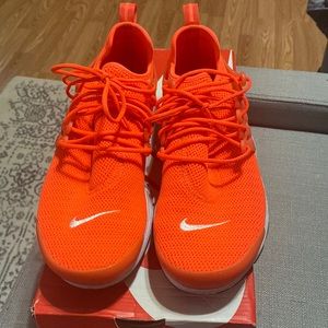 Gently loved NIKE AIR PRESTO